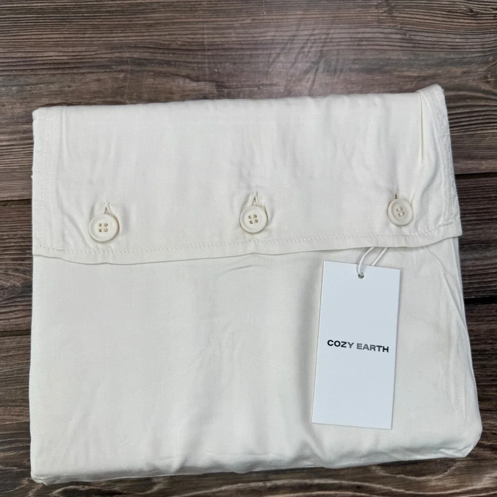 Cozy Earth Queen Fitted Sheet Creme Bamboo Viscose 360 Degree Elastic Hem NWT